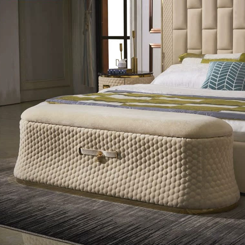 Modern Bedroom Bench with Diamond Stitching for Stylish and Functional Bedroom Decor