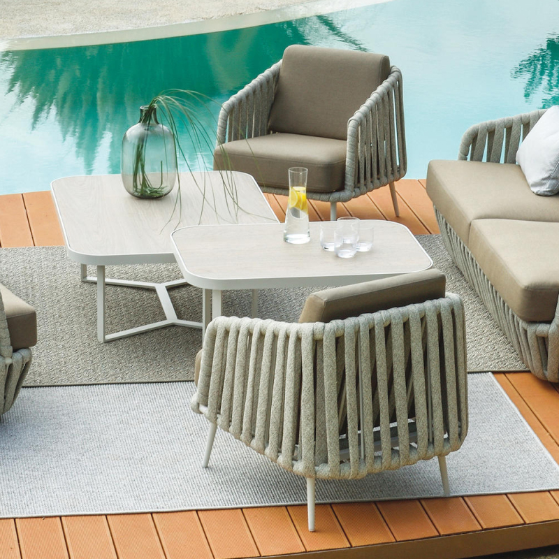 Modern Waterproof Wicker Lounge Chair for Outdoor Relaxation