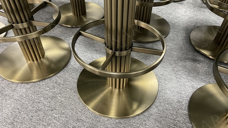 Modern Bar Stool – Sleek Design with Durable Metal Frame and Comfortable Seat