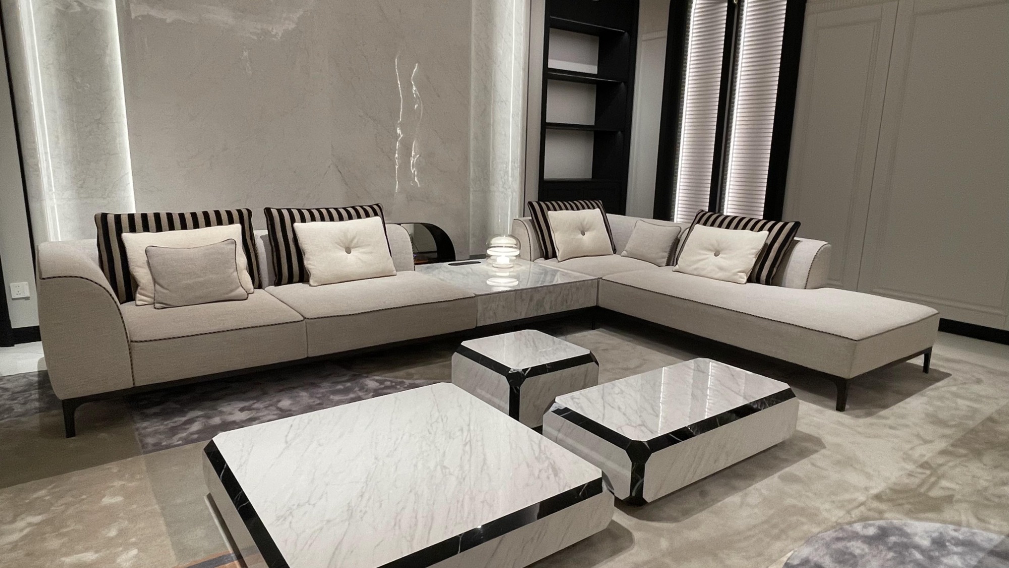 Sleek Modern Modular Fabric Sofa – Versatile Comfort for Contemporary Living