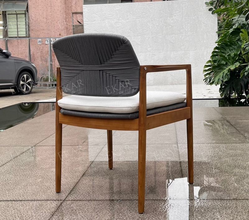 EKAR Banyan Veranda Chair | Plantation-Elegance in Weatherproof Rattan Outdoor Furniture