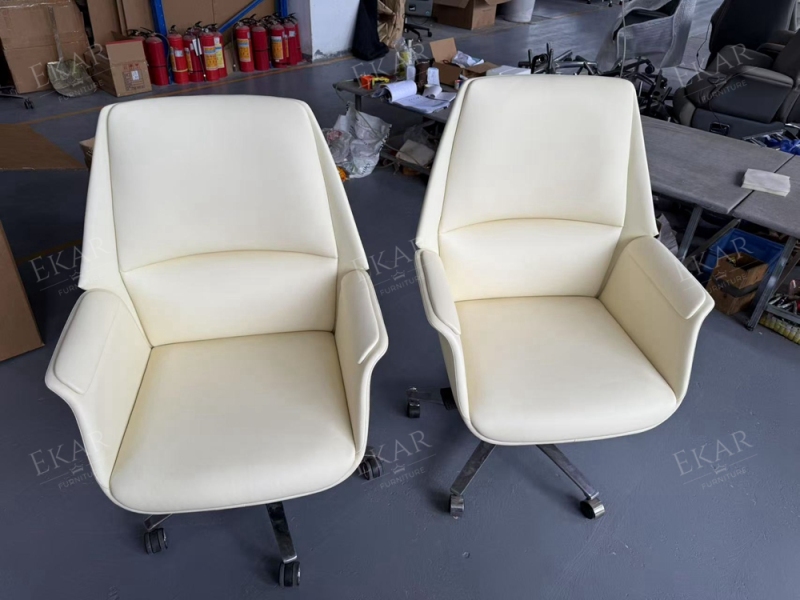 Luxury Leather Office Chair - Ergonomic Swivel Chair for Home Executives | EKAR