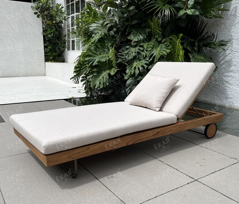 Adjustable Waterproof Outdoor Recliner with Metal Legs