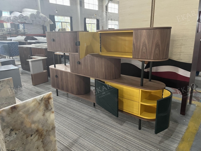 Modern Wooden Hallway Cabinet – Sleek Design with Ample Storage and Elegance