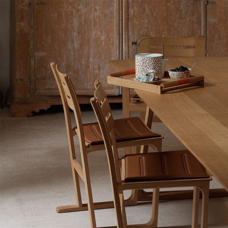 EKAR Aspen Solid Oak Dining Chair | Minimalist Saddle Leather Seat & Natural Wood Frame