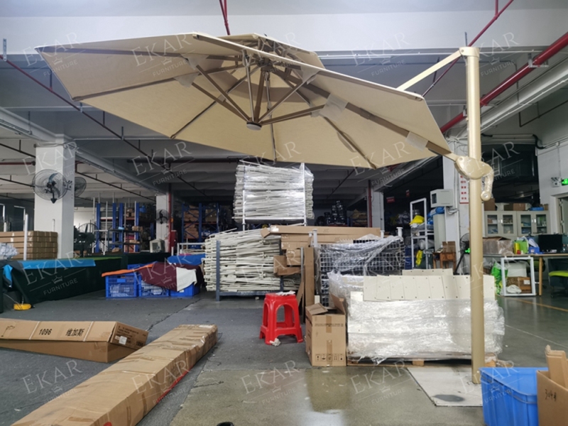 Modern Outdoor Umbrella for Full Sun Protection and Durability