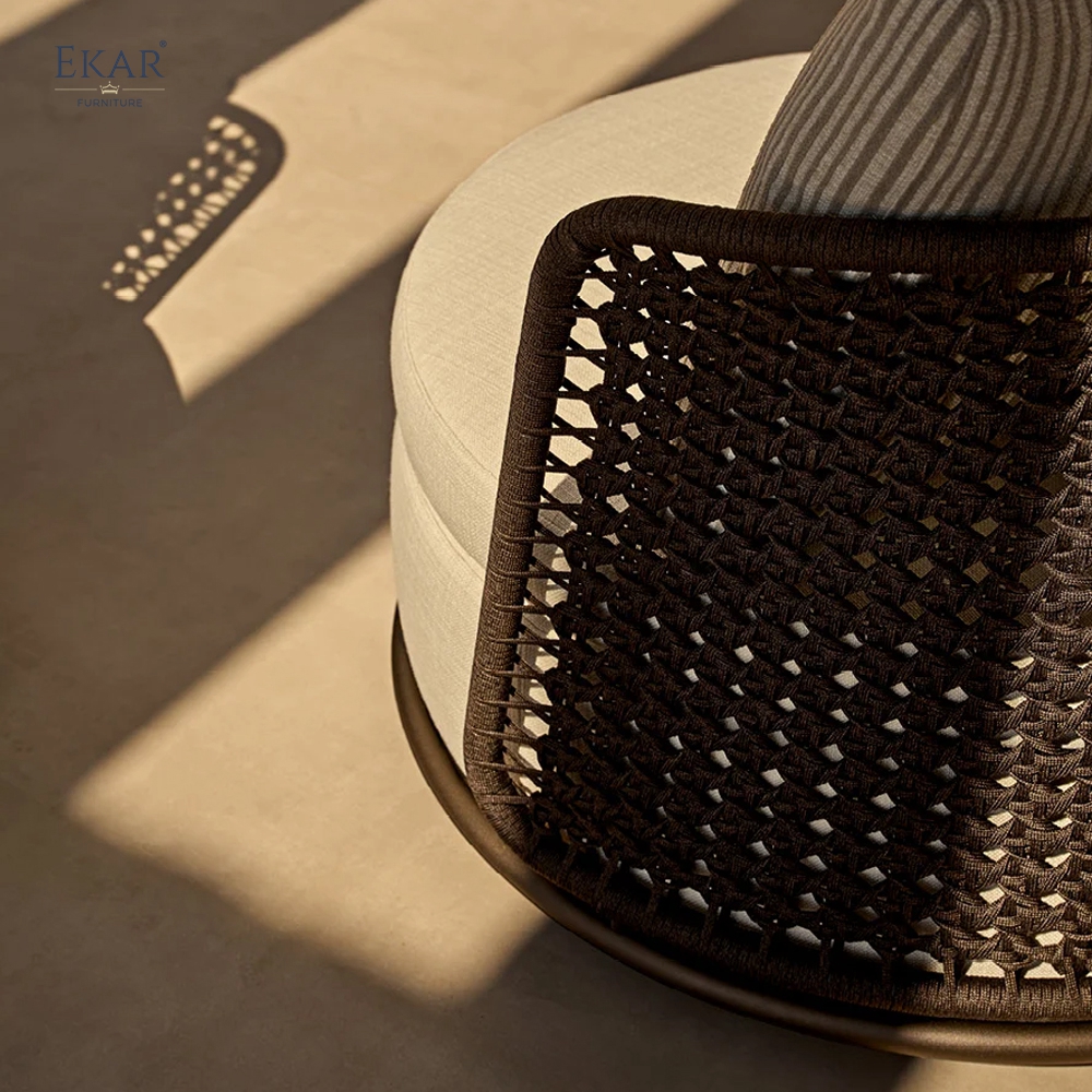 Modern Outdoor Leisure Chair – Luxury Woven Swivel Armchair for Patio & Garden