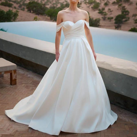 11HSS41#Trailing Hem Wedding