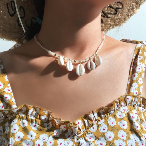 Boho Shell Pendant Necklaces Gold Seashell Pearl Necklace Chain Summer Beach Beads Jewerly for Women and Girls