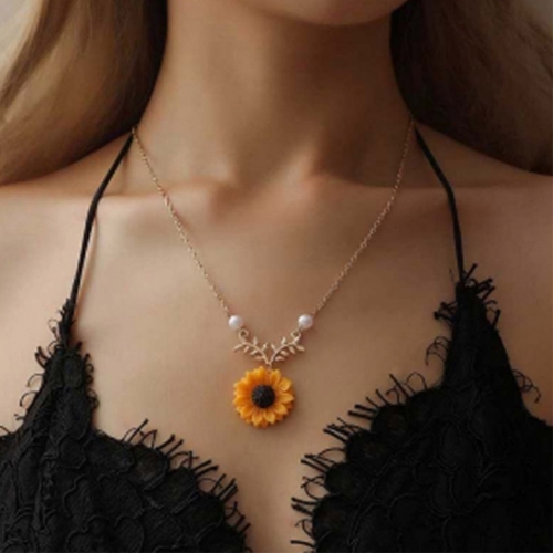 Boho Sunflower Pendent Necklace Leaf Gold Necklaces Chain Jewelry for Women and Girls