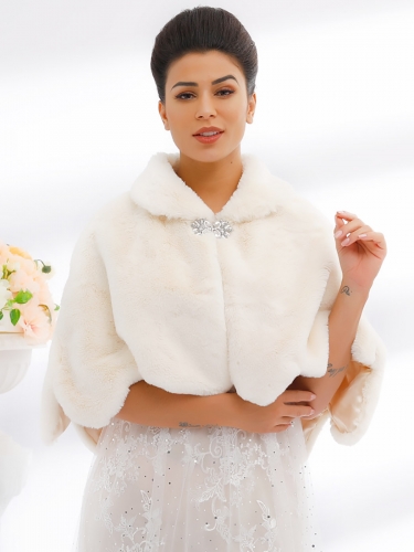 Aukmla Women's Faux Fur Capes and Wraps Wedding Shrugs Bridal Faux Fur Shawls Stoles for Brides