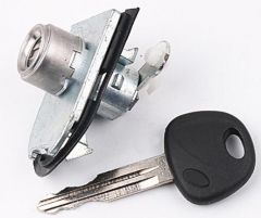 For kia sportage 
left door lock