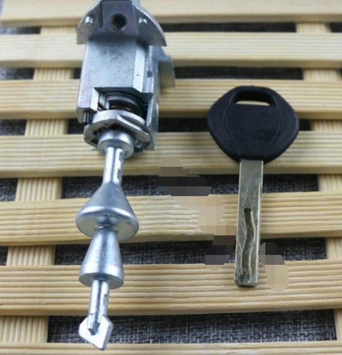 For BMW old 3 SERIES
Left door lock 
(before 2008 year)