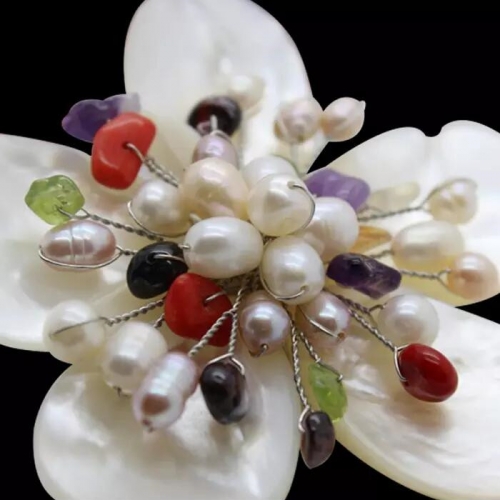BRH35 Pure Handmade Mother of Pearl Shell Flower Freshwater Pearl Brooch