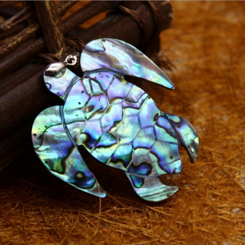 MOP346 Abalone Paua Shell Turtle Pendant