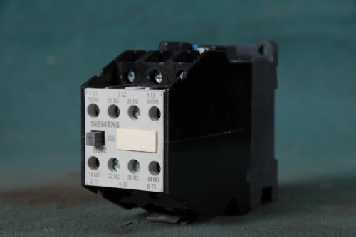 SIEMENS CONTACTOR 3TB42 22-0X