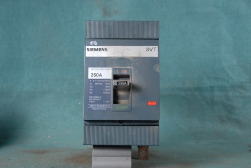 SIEMENS BREAKER 3VT8325-2BA03-0AF0