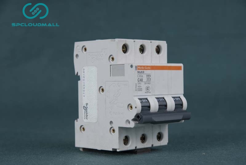SCHNEIDER BREAKER  C65a3PC40A