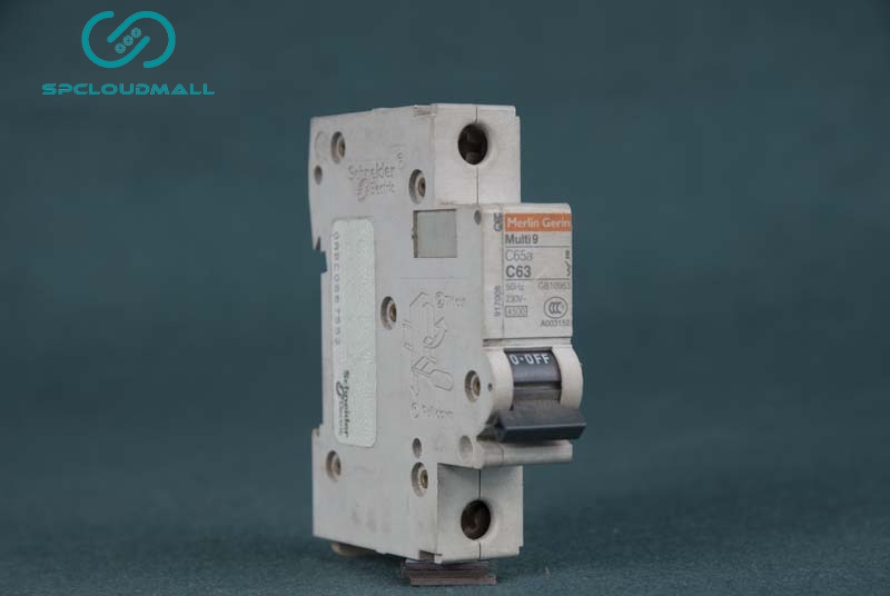 SCHNEIDER BREAKER  C65a1pC63A