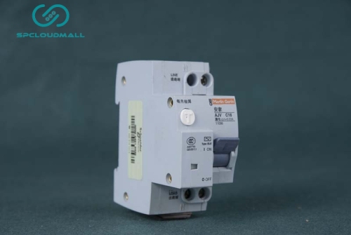 SCHNEIDER BREAKER AJV16A