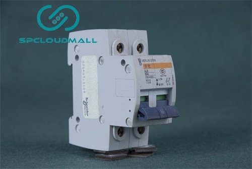SCHNEIDER BREAKER AJI63A