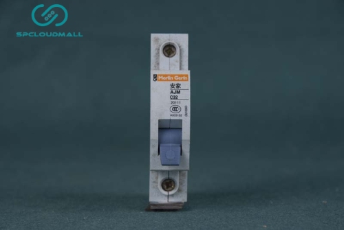 SCHNEIDER BREAKER AJMC32