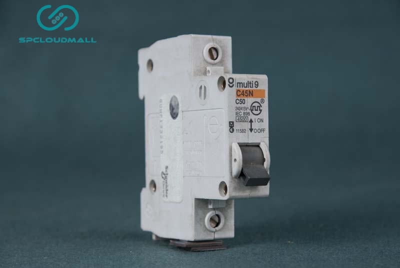 SCHNEIDER BREAKER  C45N 1P  C 50A