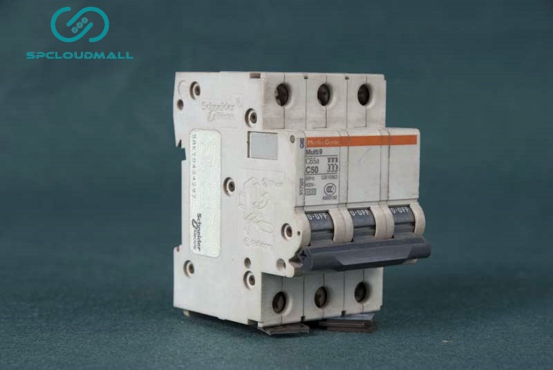 SCHNEIDER BREAKER  C65a3PC50A