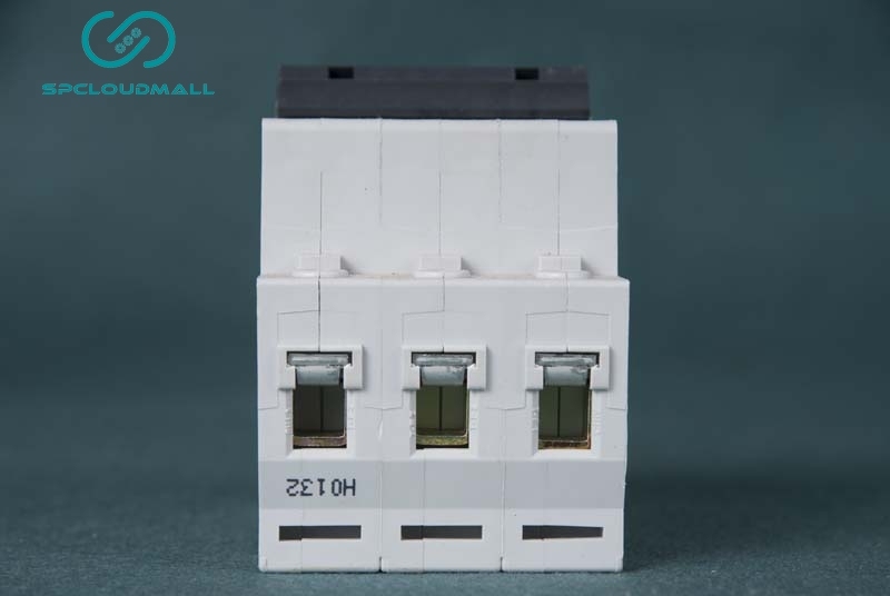 SCHNEIDER BREAKER  C45N3PC3A