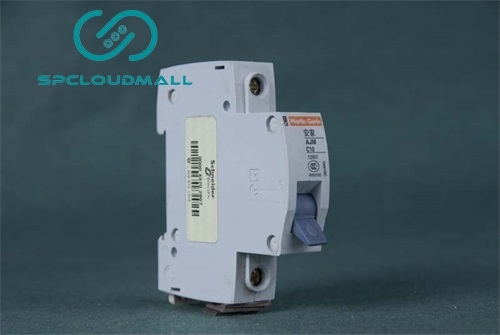 SCHNEIDER BREAKER AJM10A
