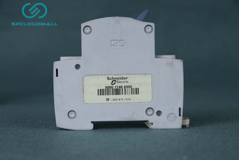 SCHNEIDER BREAKER AJMC32