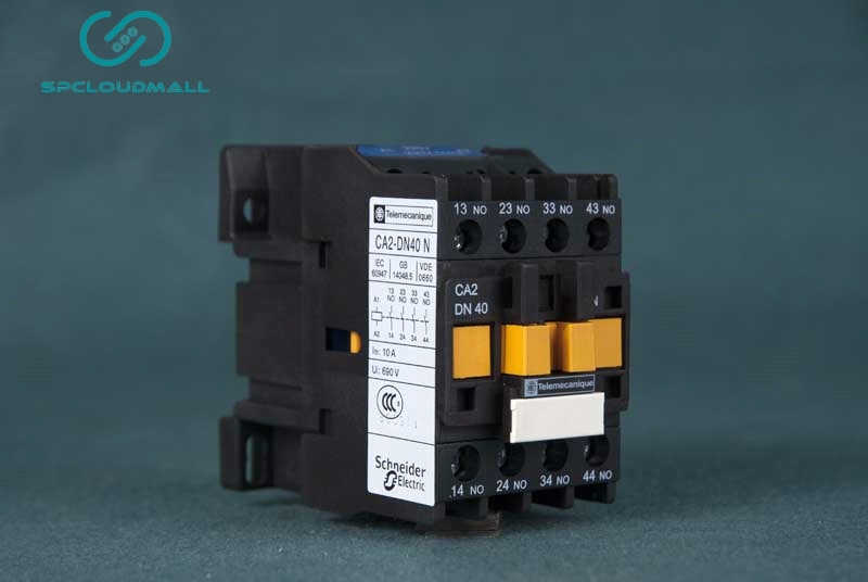 SCHNEIDER CONTROL RELAY  CA2DN40M5N AC220V