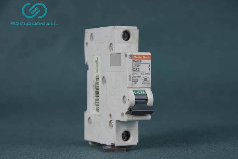 SCHNEIDER BREAKER  C65H1PC32A