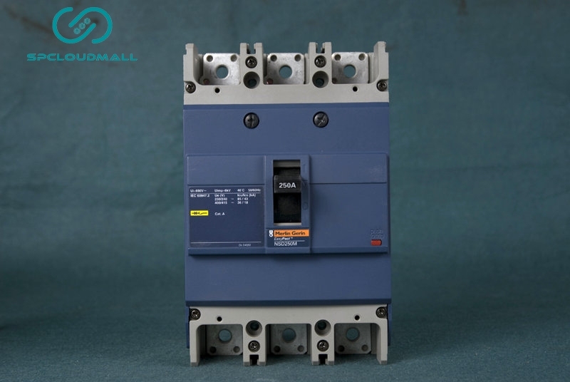 SCHNEIDER BREAKER EZD250E3P200A