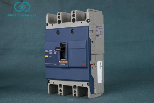 SCHNEIDER BREAKER EZD250E3P200A