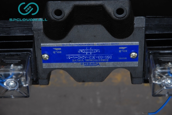 YUNKEN DIRECTIONAL VALVE DSG-03302-A240-N-51