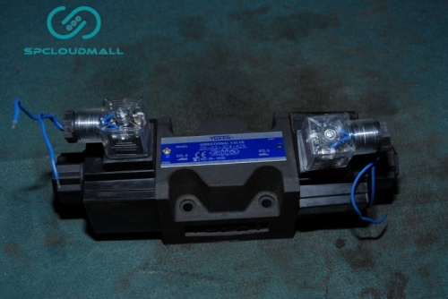 YUKEN DIRECTIONAL VALVE D5-0303C4-A25