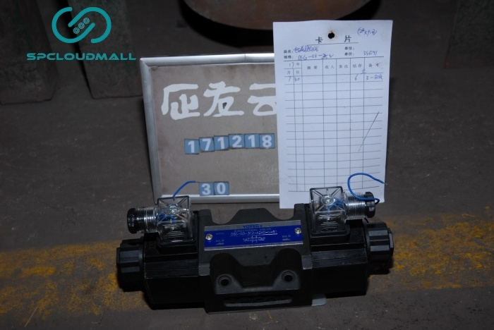 YUNKEN DIRECTIONAL VALVE DSG-03302-A240-N-51