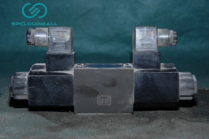 YUKEN SOLENOID DIRECTIONAL VALVE DSG-01-3C4-D24-N-50