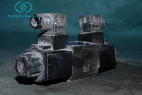YUKEN SOLENOID DIRECTIONAL VALVE DSG-01-3C4-D24-N-50