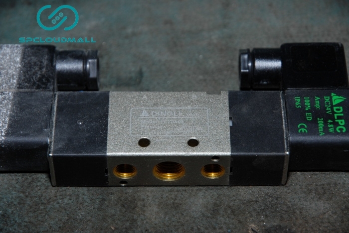 SOLENOID VALVE 4V220-08 24DC