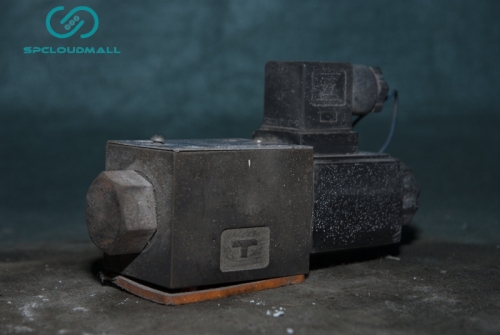 SOLENOID DIRECTIONAL VALVE DG4V-3-2A-N-A240-50-Y2