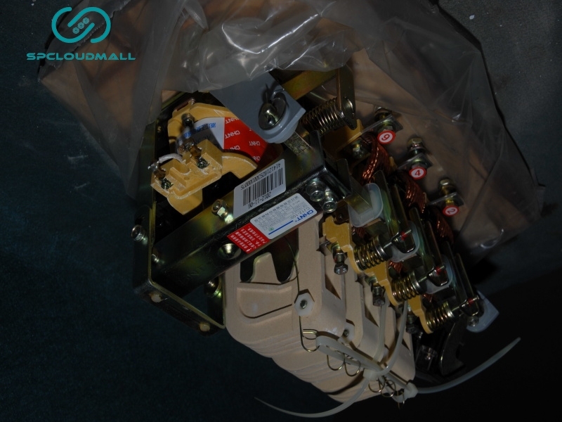 AC CONTACTOR CJ12-1003 100A