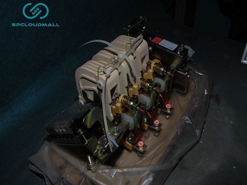 AC CONTACTOR CJ12-1003 100A