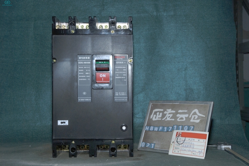 LEAKAGE CIRCUIT BREAKER DZ20L-4004300 400A