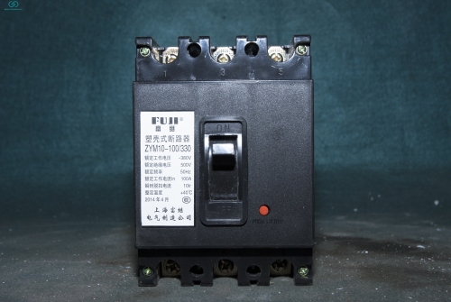 MOULDED CASE CIRCUIT BREAKER ZMY10-100330