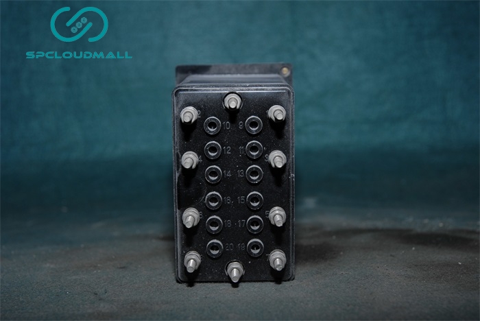 VOLTAGE RELAY  DY-3 6 100V
