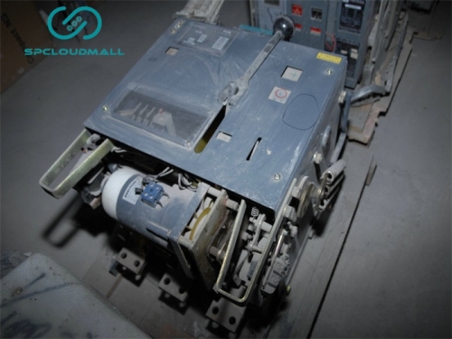 BREAKER DW15-1600