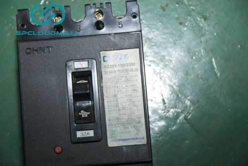BREAKER DZ20Y-100-3300  32A