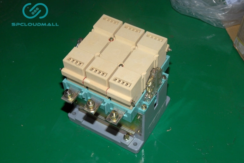 AC CONTACTOR YXC05-630-380V